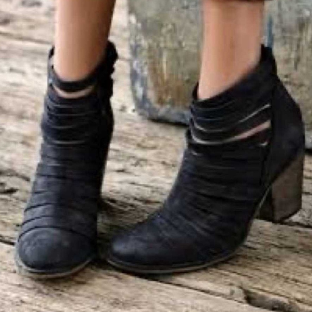 Free People size 37 leather booties